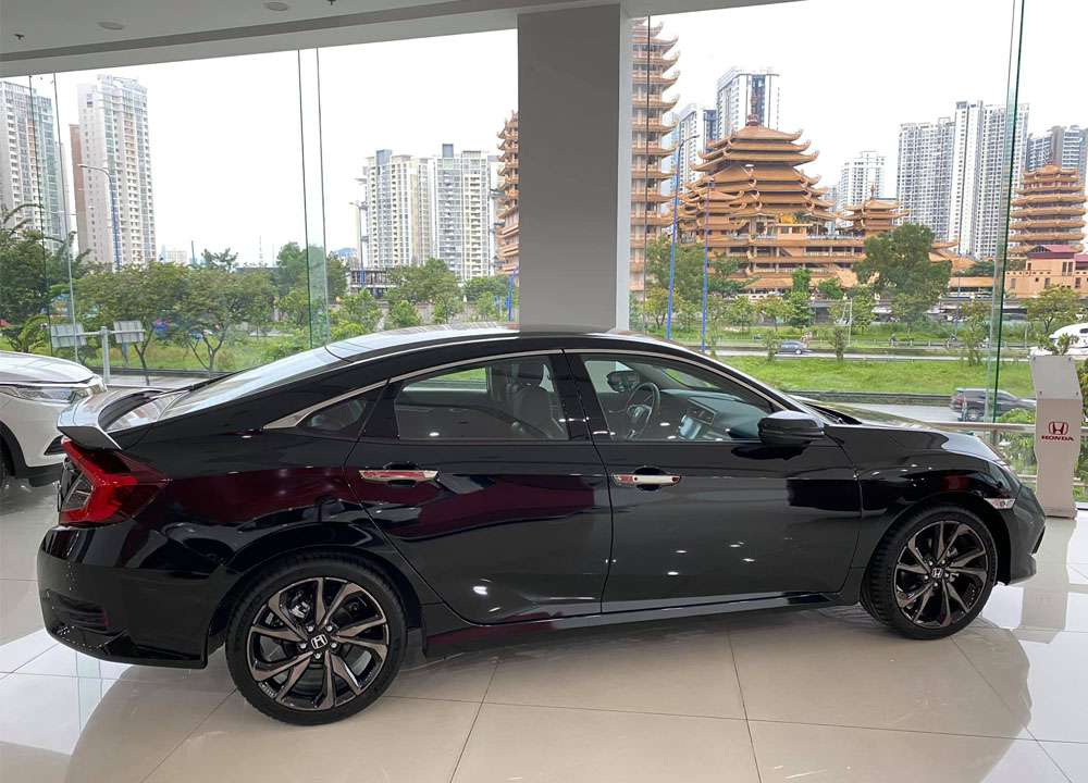 Honda Civic RS tại Ô tô Honda Thủ Đức